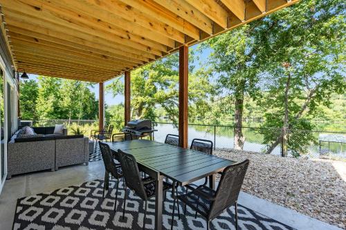 Lakeshore Living - carbon neutral hotel in Branson