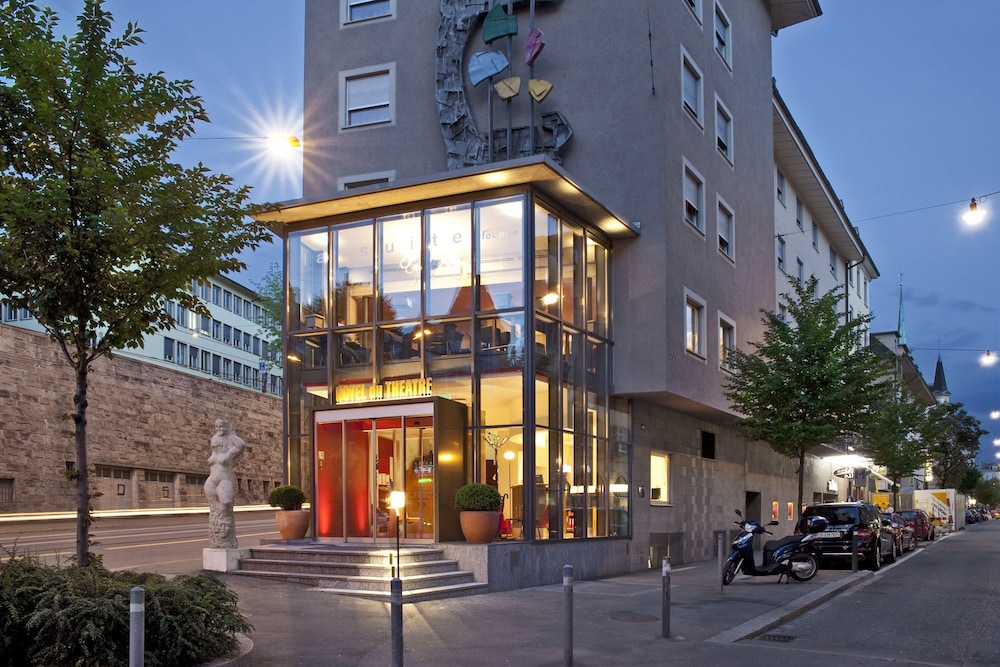 Hotel Du ThÉÂtre By Fassbind