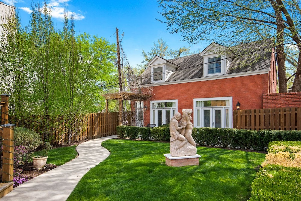Oak Street Mansion - photo 36