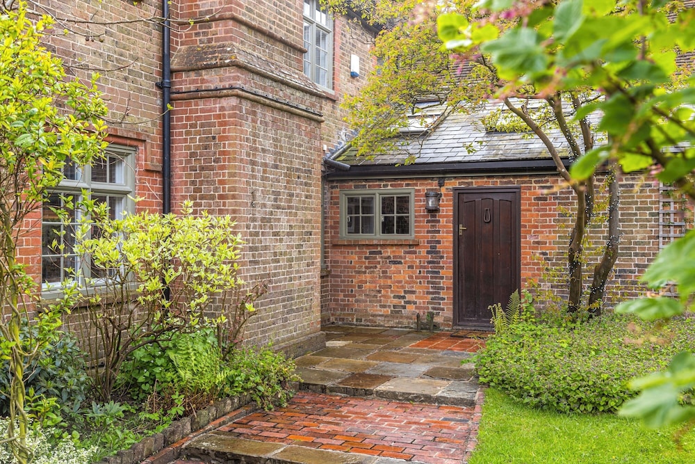 The Walled Garden — hotel in Hassocks