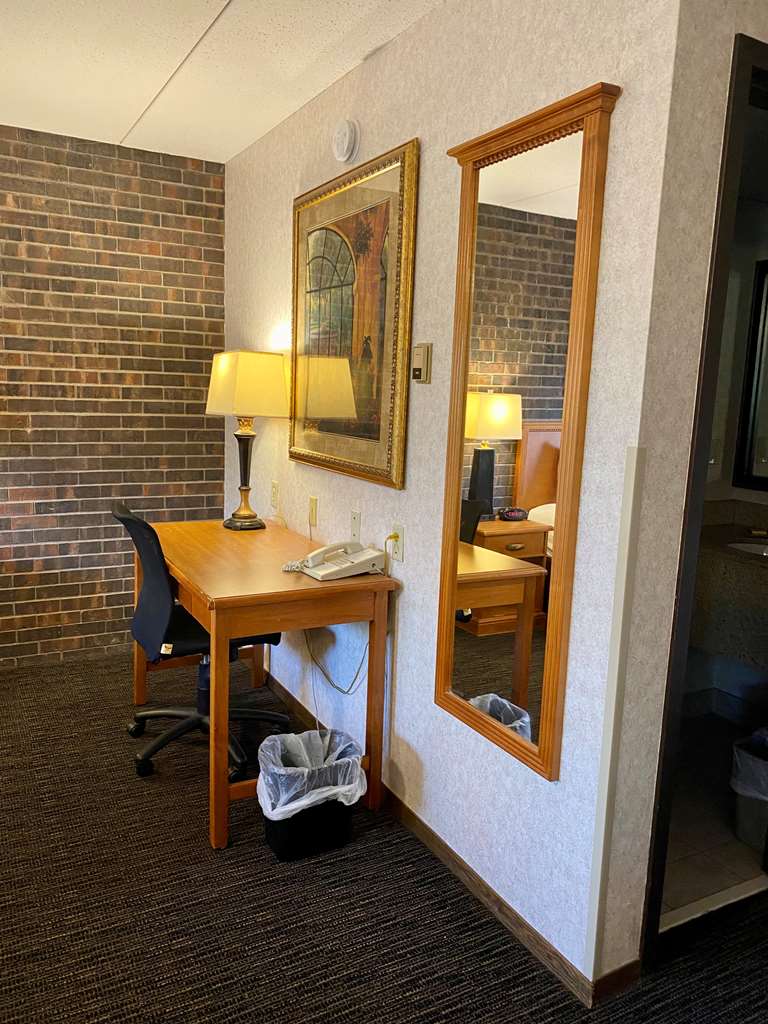Best Western Plus Kelly Inn - photo 32