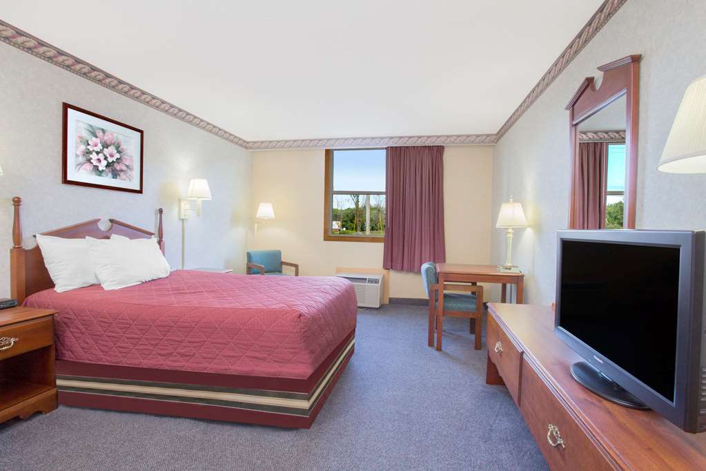 Ramada by Wyndham Angola Fremont Area - photo 11