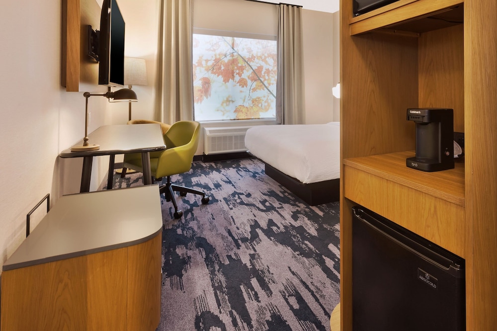 Fairfield Inn & Suites by Marriott Grand Rapids North - photo 5