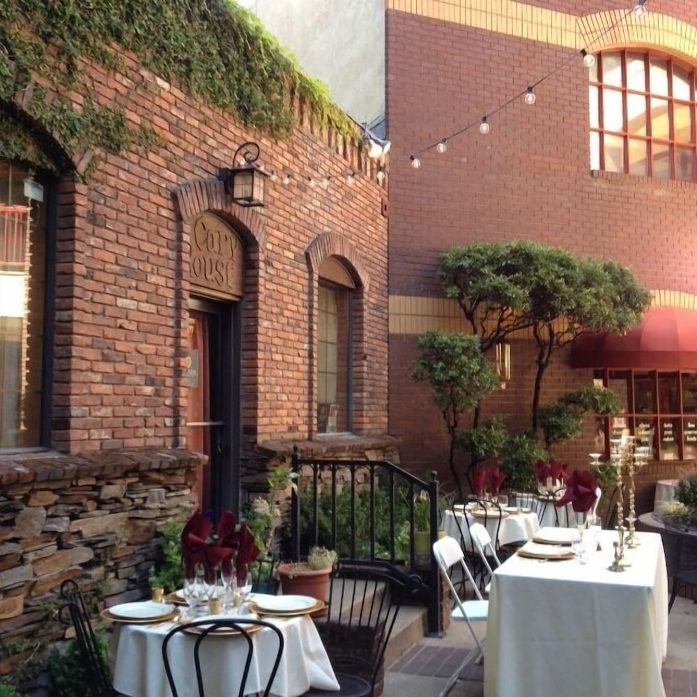 Historic Cary House Hotel - photo 35