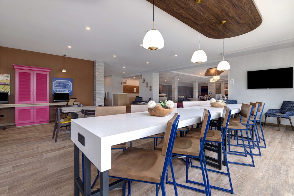 Home2 Suites Downtown Nashville Metrocenter - photo 2