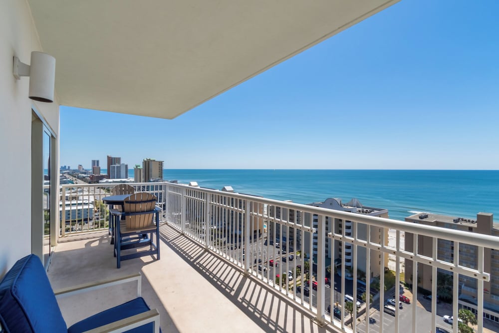 Crystal Tower Comfort Condos by Hosteeva - photo 68