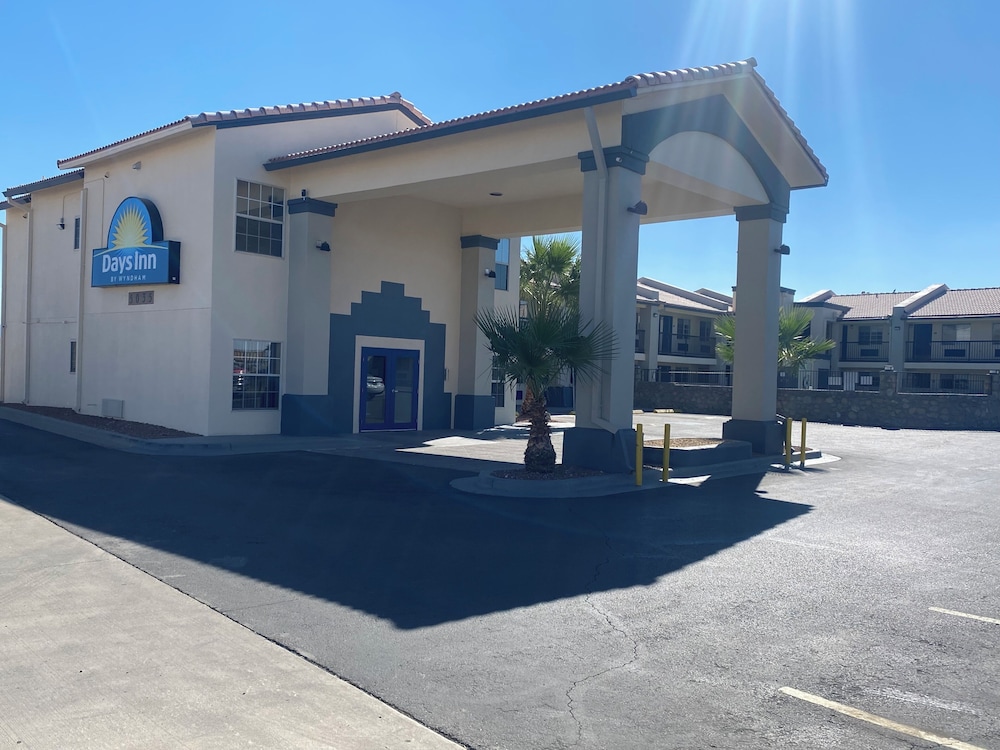 Desert Inn - carbon neutral hotel in El Paso