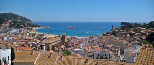 Lets Holidays Pool Terrace Apartment Tossa De Mar — Tossa De Mar — photo 4