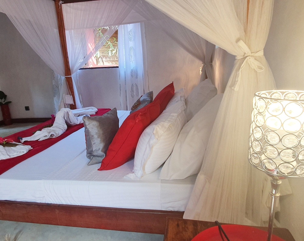 Hotel Ecolodge Le Ravoraha — Ambodifotatra — photo 3