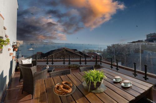 Bosphorus view Airport shutle High Speed WIFI Private parking — 5-Star Luxury Hotel in Istanbul, Turkey