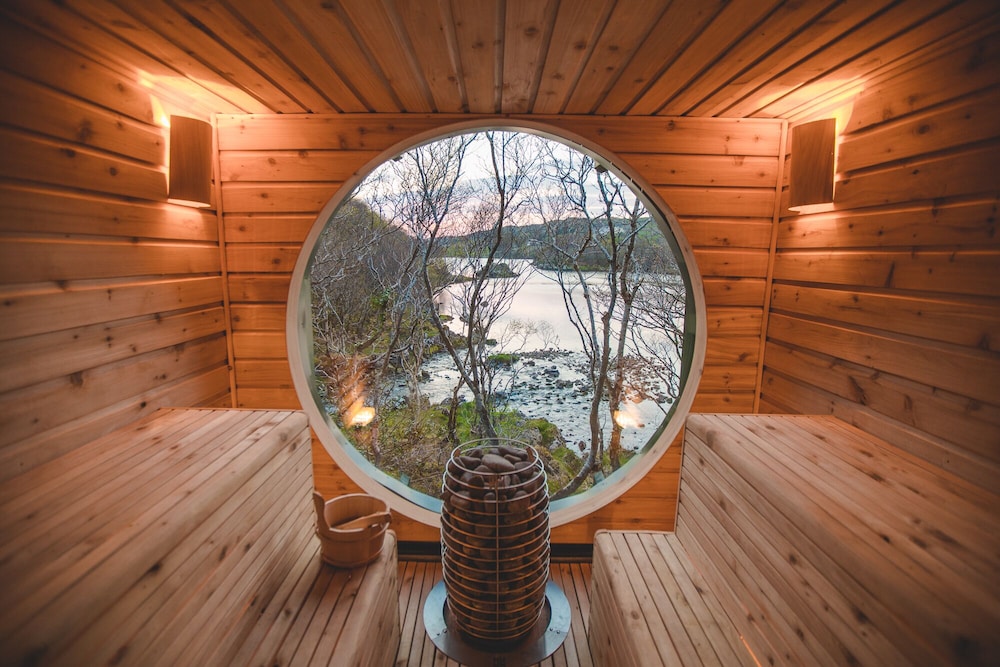 Fernwood - carbon neutral hotel in Clifden