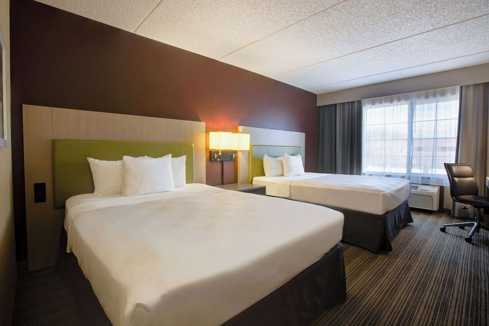 Comfort Inn & Suites St. Paul Northeast - photo 10