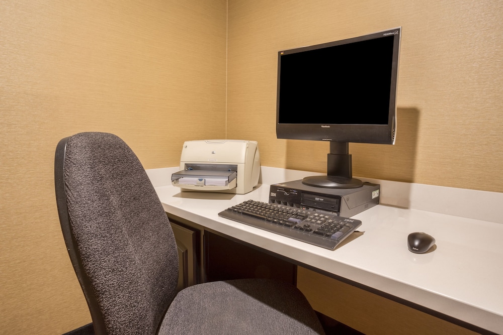 Holiday Inn Express Hotel & Suites Manteca by IHG - photo 34