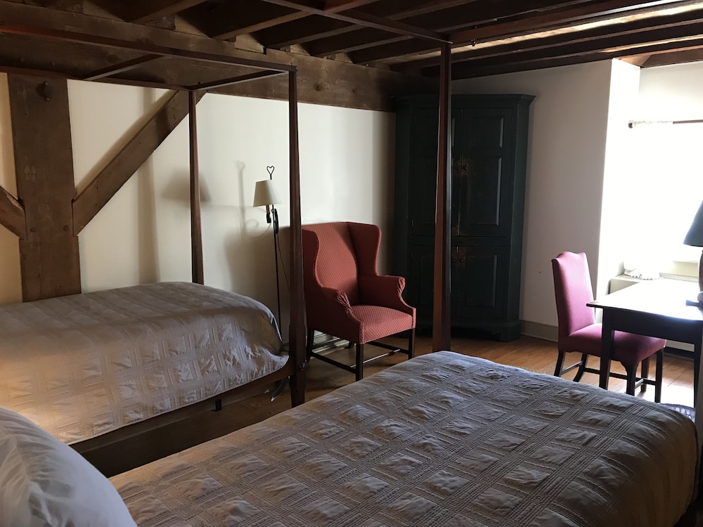 Inn at Millrace Pond - photo 6