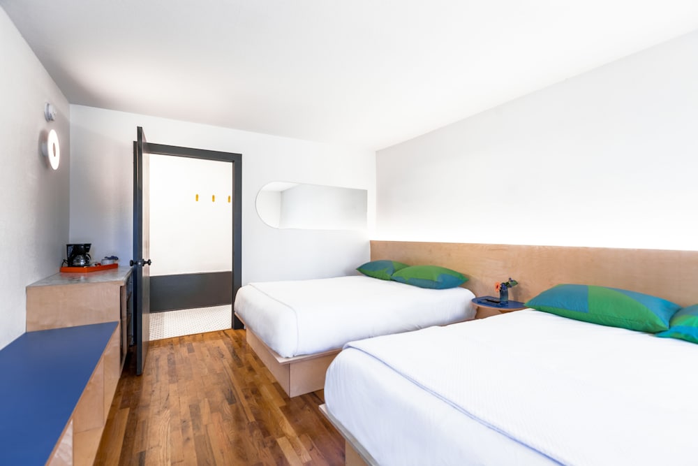 The Iris Motel - photo 10