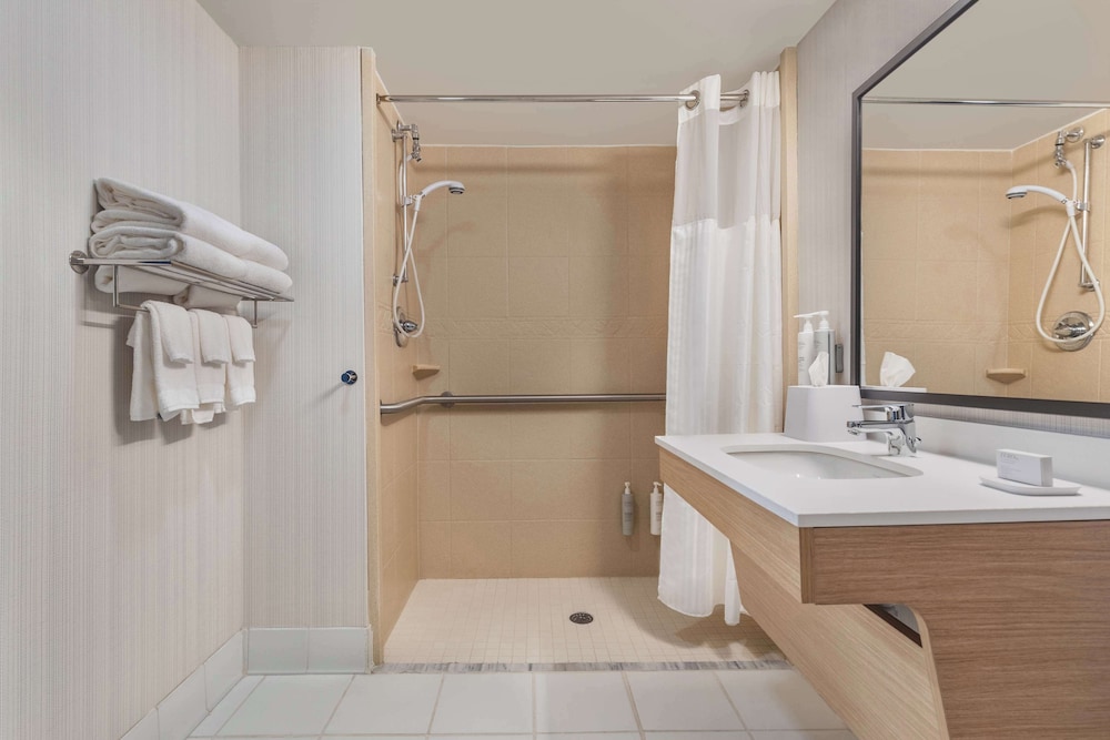 Spark by Hilton Charlotte Tyvola I 77 - photo 26