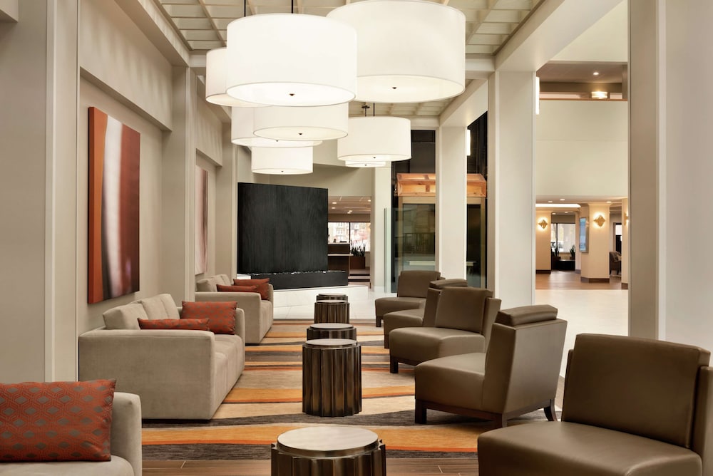 Embassy Suites by Hilton Milwaukee Brookfield - photo 5