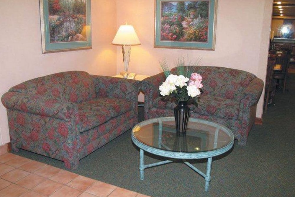 Norwood Inn & Suites by BlissPoint Post Rd Indianapolis - photo 3
