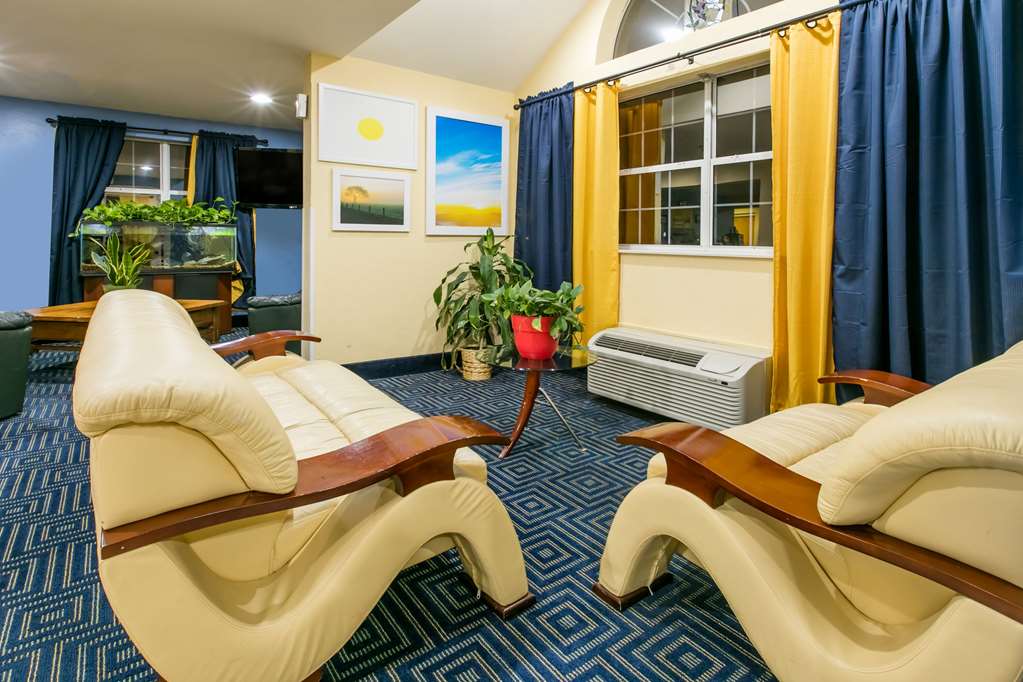 Days Inn & Suites by Wyndham Pryor - photo 3