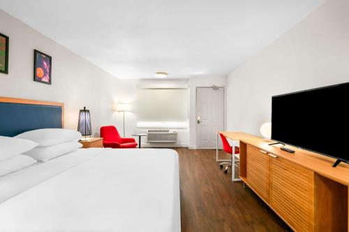 Signature Indio I 10 Coachella Valley by Sonesta - photo 16