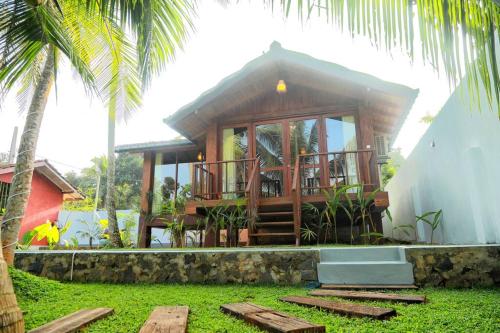 Oasis cabanas - carbon neutral hotel in Hikkaduwa