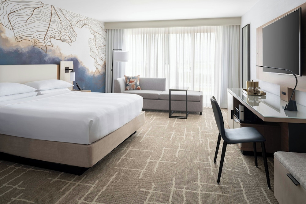 Tampa Airport Marriott - photo 9