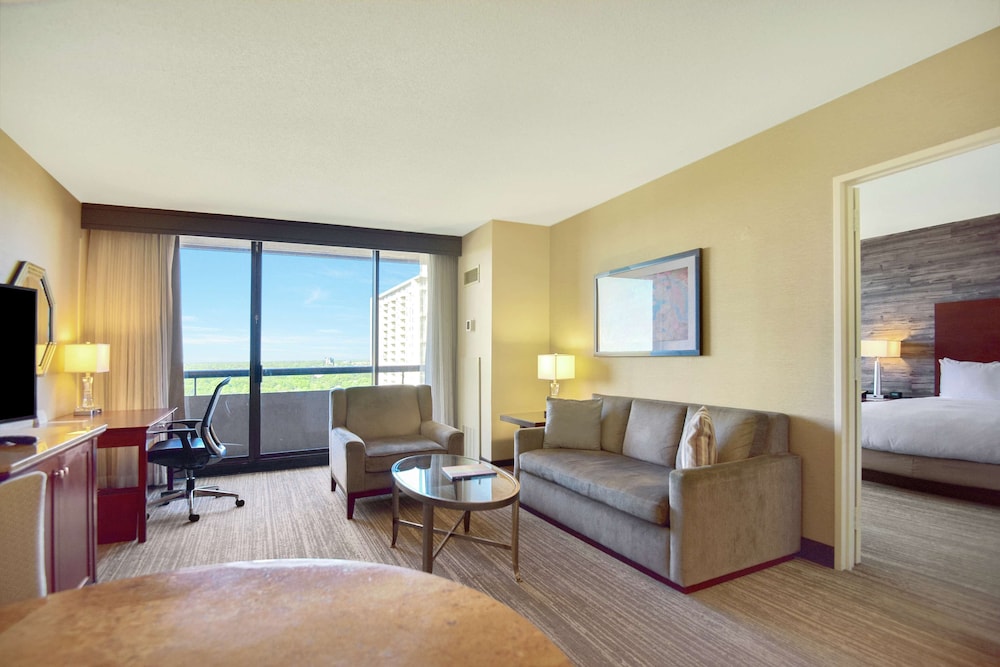 DoubleTree by Hilton Hotel & Suites Houston by the Galleria - photo 18