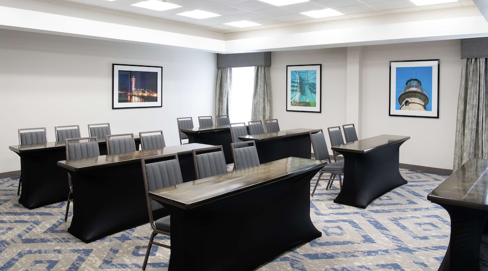Hampton Inn Erie South - photo 42