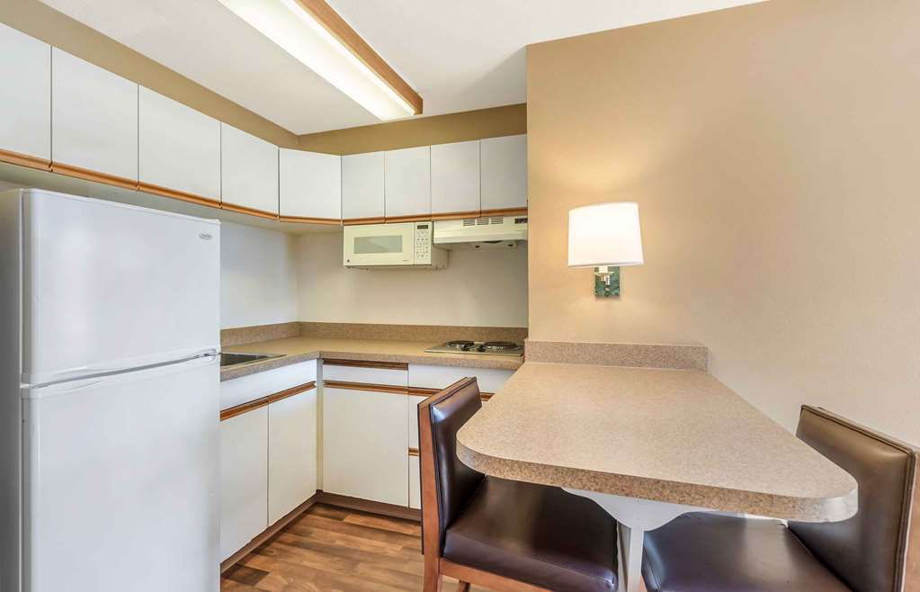 Extended Stay America Select Suites Chicago Naperville East - photo 35
