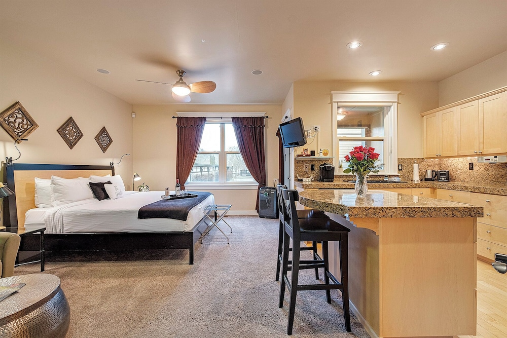The Orenco Station Hotel - photo 34