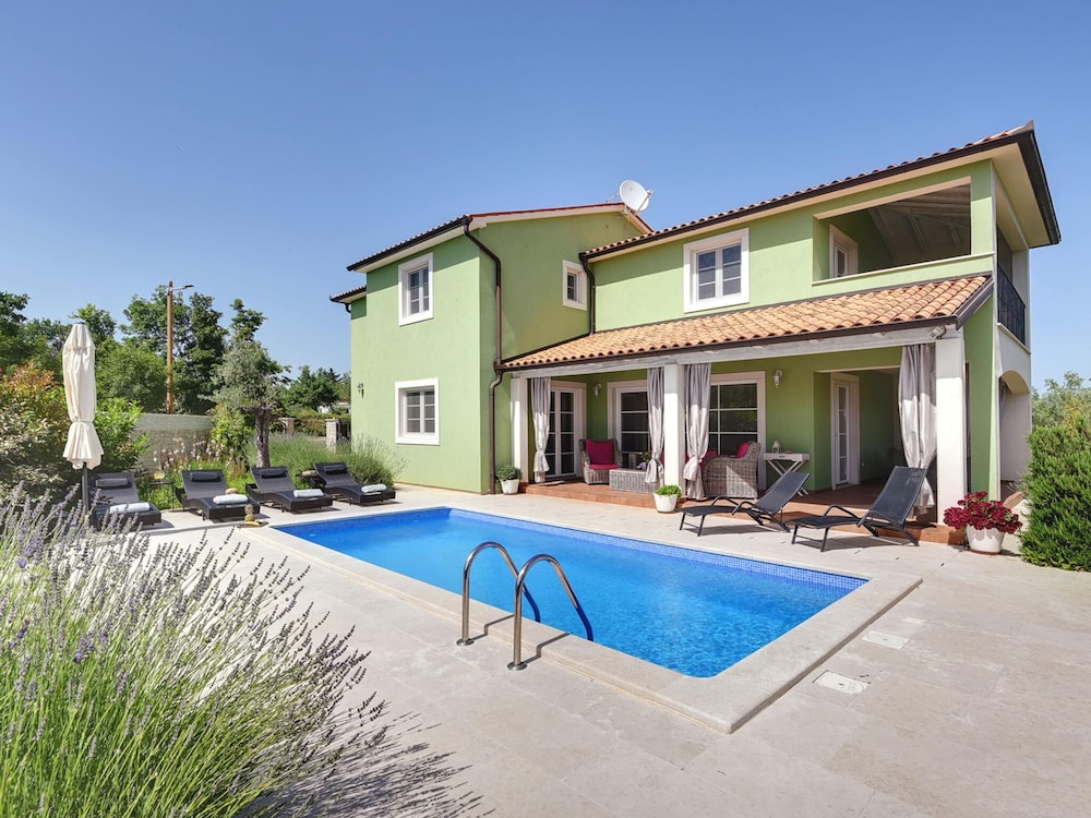 Villa in Rakalj near Beach with Pool — 4-Star Luxury Hotel in Marcana, Croatia