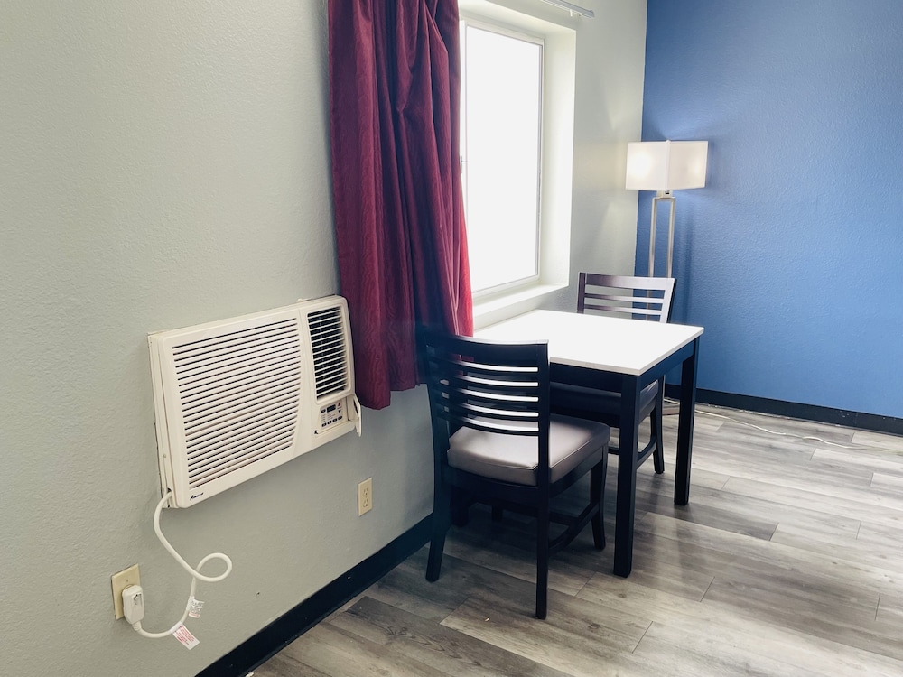 Americas Choice Inn And Suites - photo 26