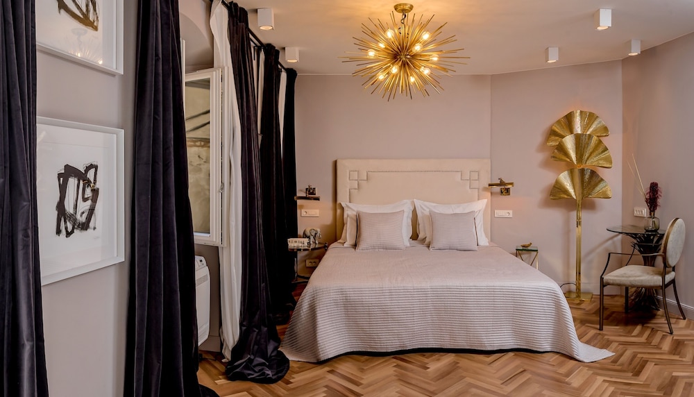 Artale 07 Adults Only in Split, Croatia