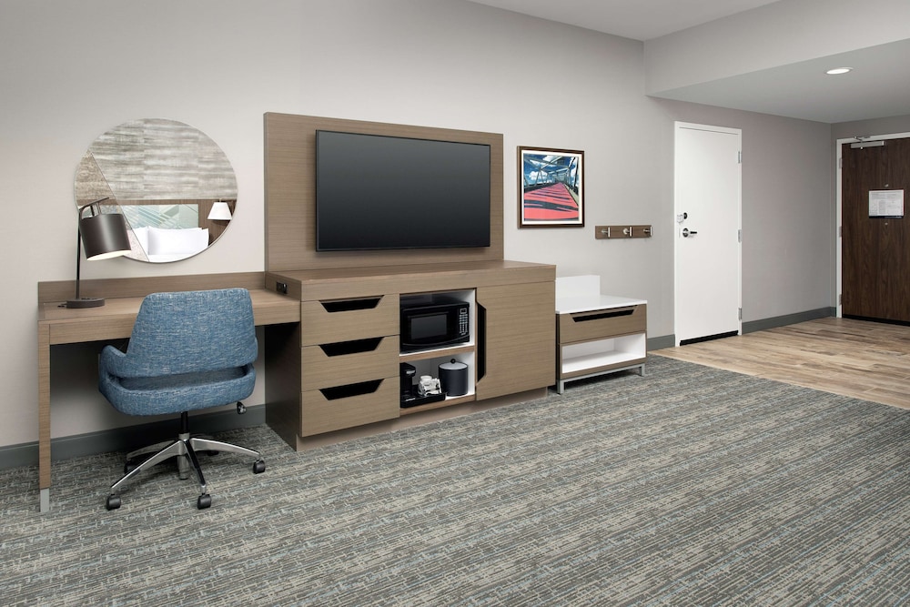 Hampton Inn Boston Logan Airport Chelsea - photo 4