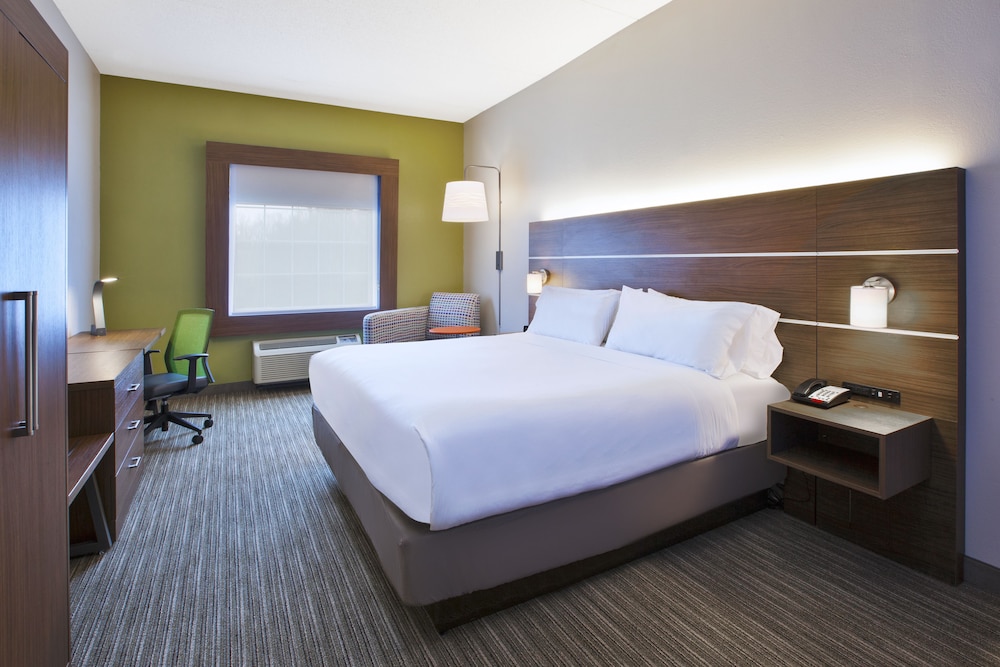 Holiday Inn Express & Suites Manchester by IHG - photo 8