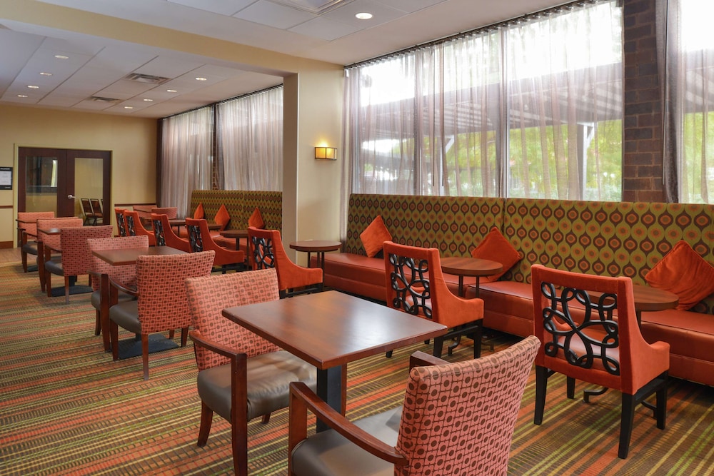 Hampton Inn Frederick - photo 34