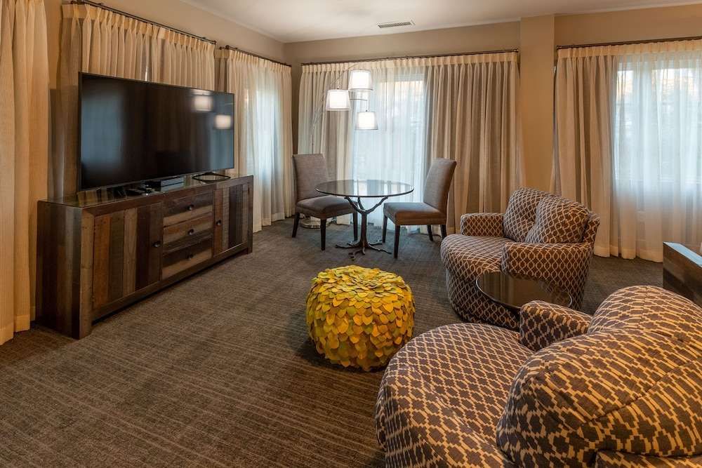 The Residences at Biltmore - photo 11