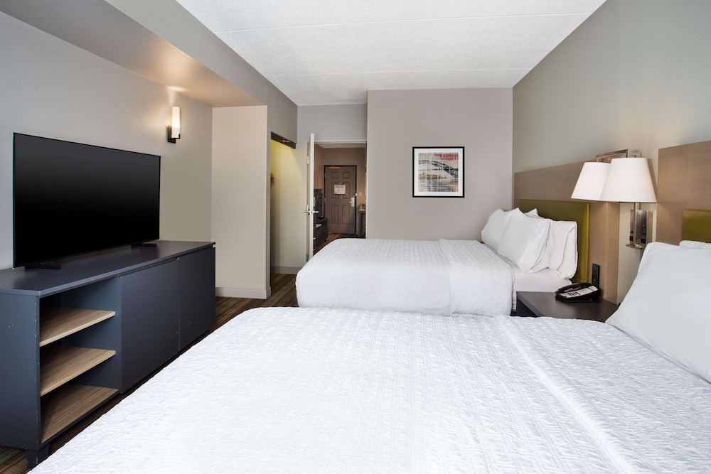 Hampton Inn & Suites Newark Airport Elizabeth - photo 20