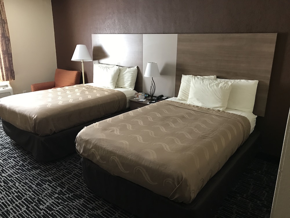 Quality Inn Near Pimlico Racetrack - photo 6