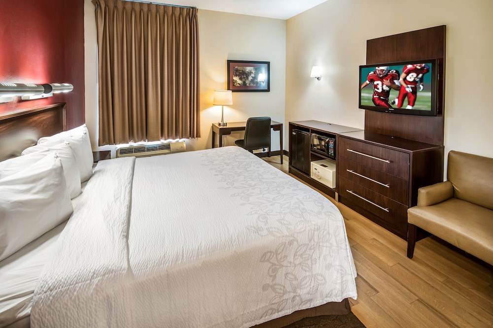 Red Roof Inn PLUS Long Island Garden City - photo 6