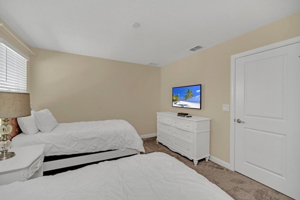 Ultimate 9 Champions Gate Resort Property With Spa 9 Bedroom Villa by RedAwning Kissimmee - photo 14