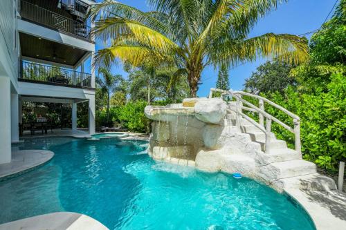 Island Sol by AMI Locals in Bradenton Beach, United States