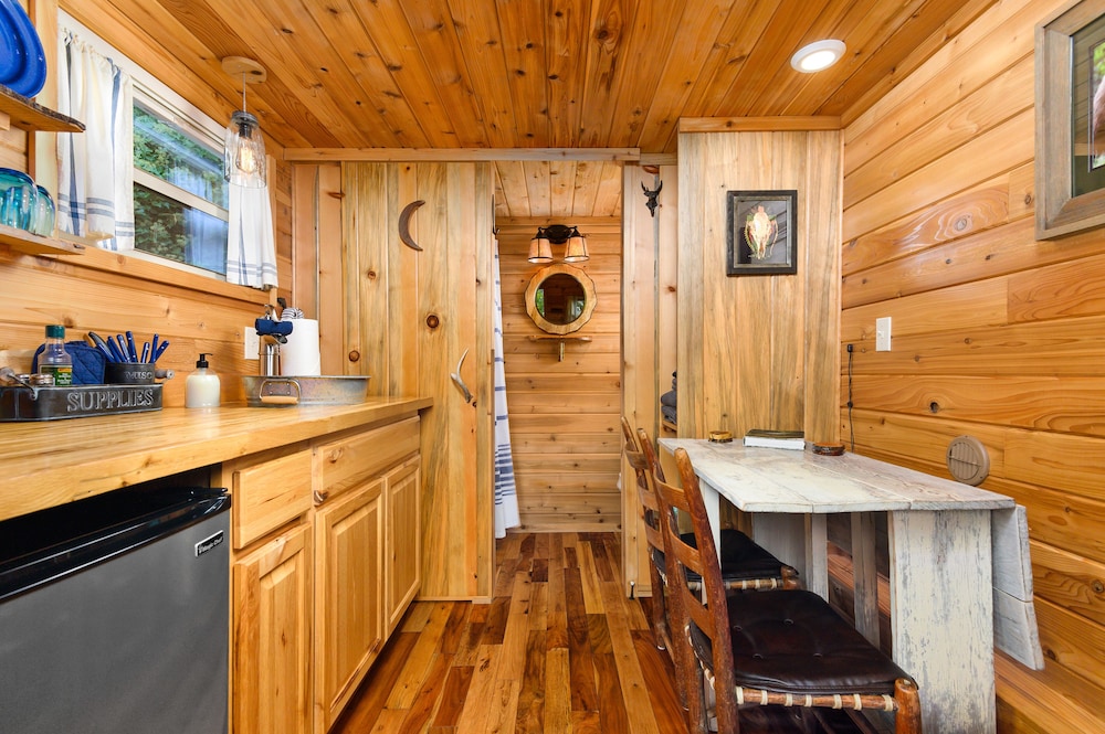 Tiny Digs Hotel of Tiny Houses - photo 36