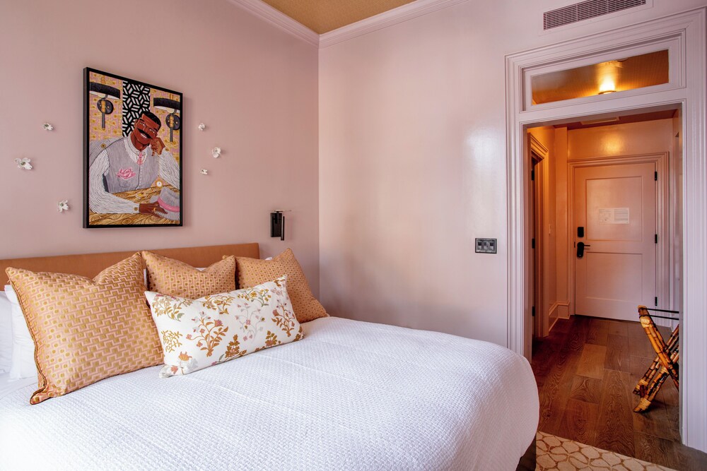 The Bell Athens By Kasa Living - photo 9