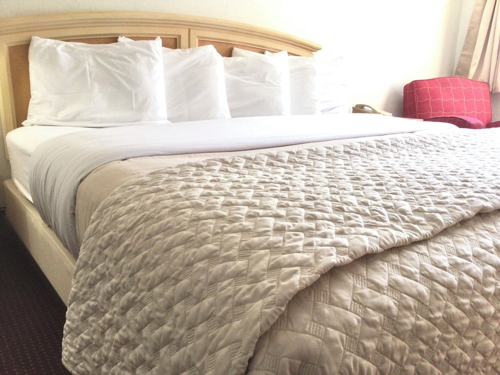Affordable Inns Evanston - photo 12