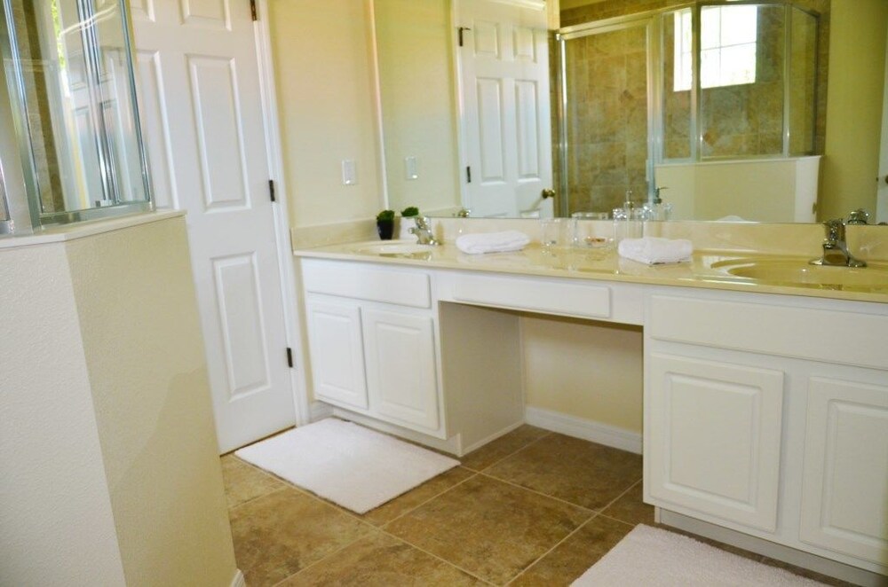 Bella Vida Resort by VHC Group - photo 12