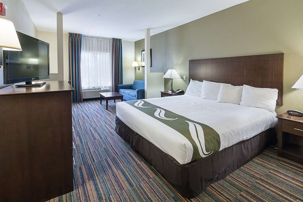 Quality Suites Temple I 35 - carbon neutral hotel in Temple