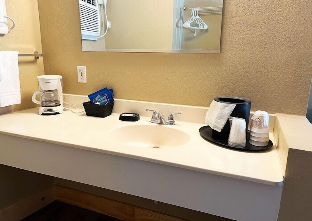 Paiute Trails Inn - photo 16