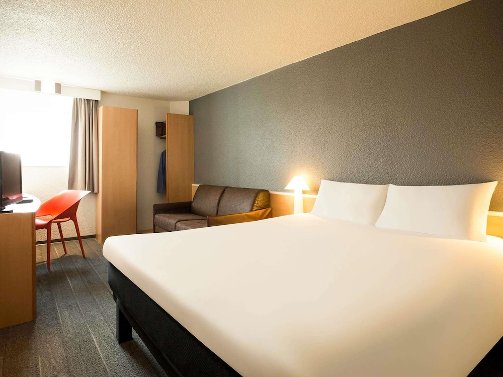 Ibis Orly Chevilly Tram 7 — Chevilly-Larue — photo 2