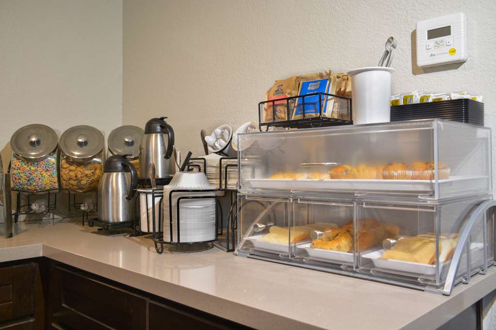 Comfort Inn & Suites Moreno Valley near March Air Reserve Base - photo 39